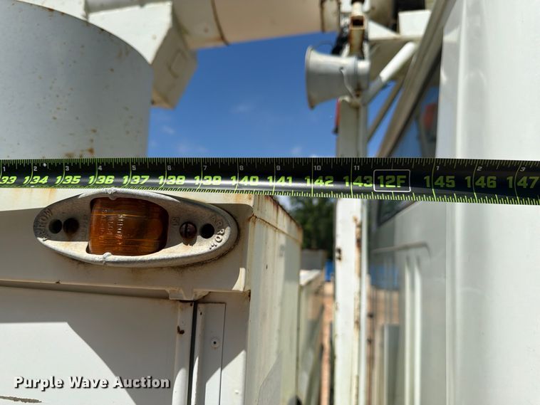 image for item ED5325 1992 International 4700 bucket truck