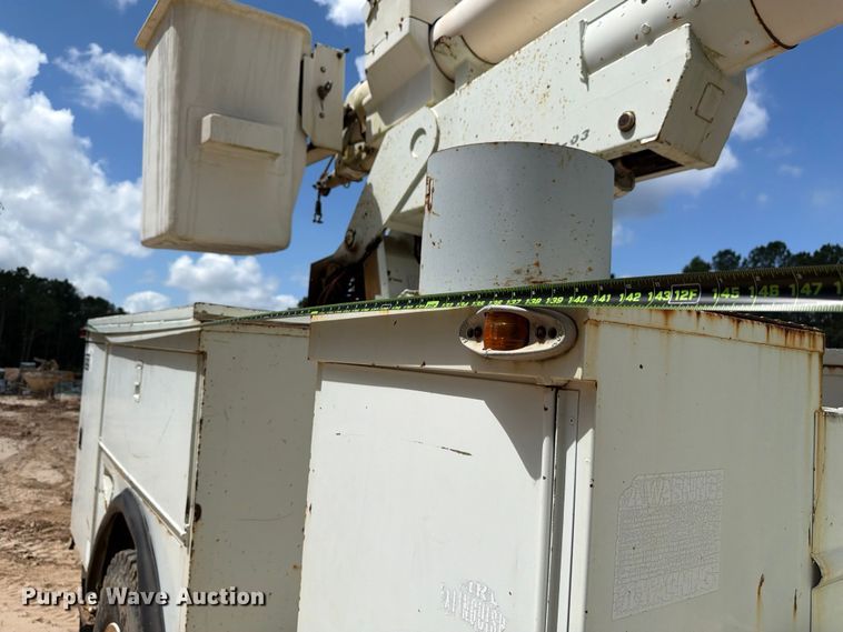 image for item ED5325 1992 International 4700 bucket truck