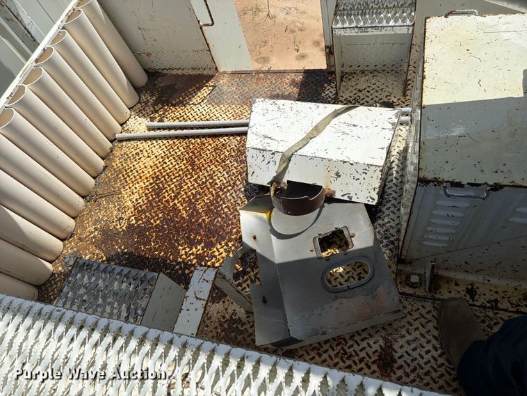 image for item ED5325 1992 International 4700 bucket truck