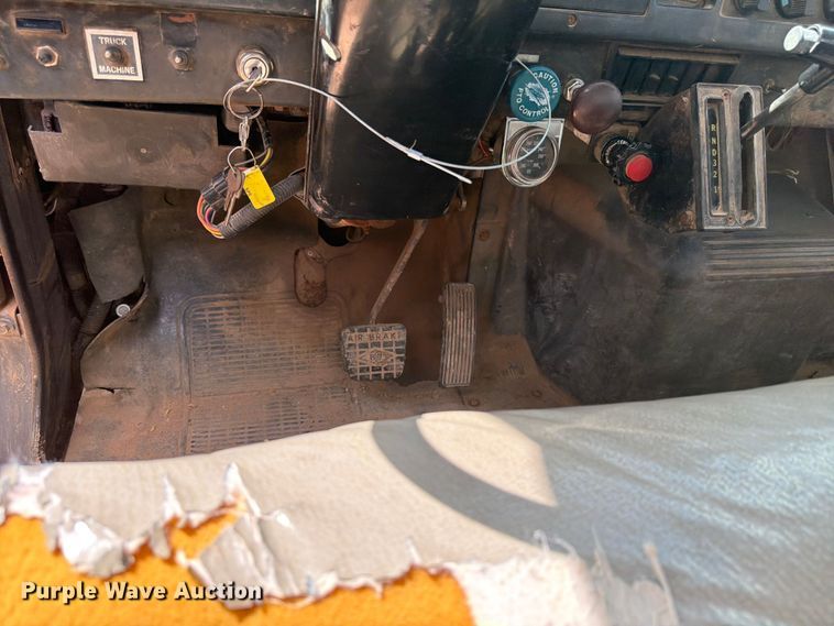 image for item ED5325 1992 International 4700 bucket truck