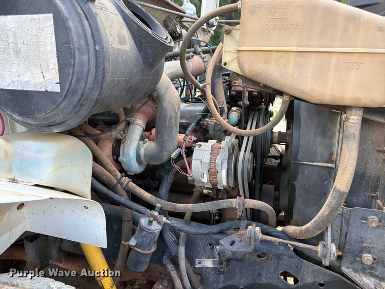 image for item ED5325 1992 International 4700 bucket truck