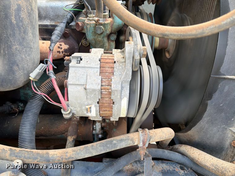 image for item ED5325 1992 International 4700 bucket truck