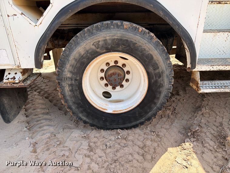 image for item ED5325 1992 International 4700 bucket truck