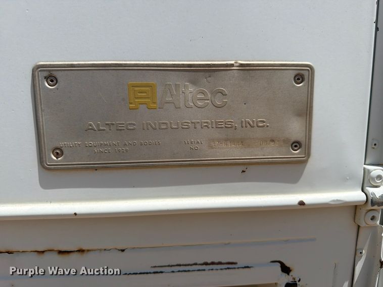 image for item ED5325 1992 International 4700 bucket truck