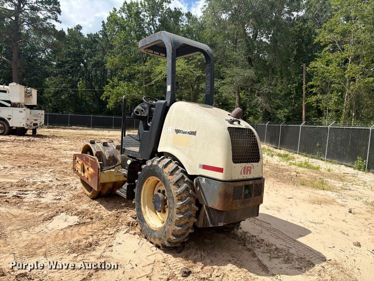 image for item ED5328 2005 Ingersoll Rand SD-45F single drum vibratory roller