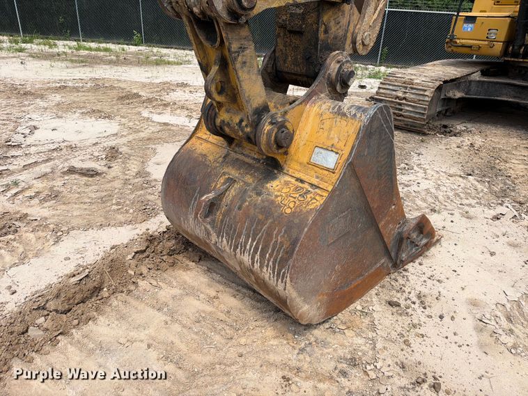 image for item ED5329 2016 Caterpillar 323FL excavator