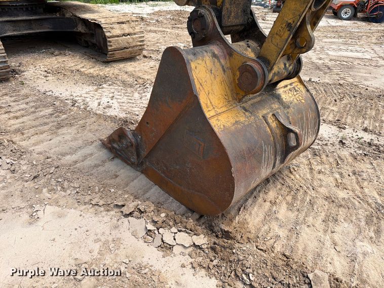 image for item ED5329 2016 Caterpillar 323FL excavator