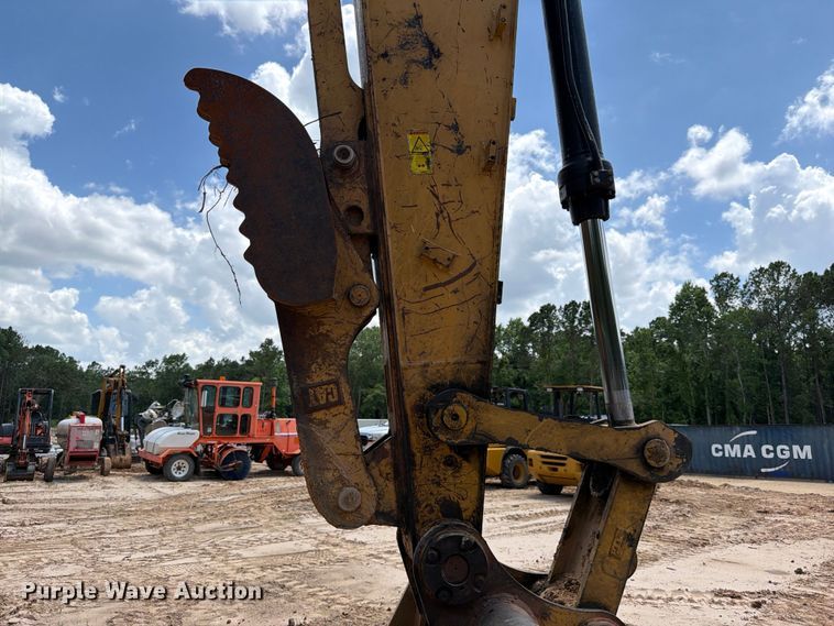 image for item ED5329 2016 Caterpillar 323FL excavator
