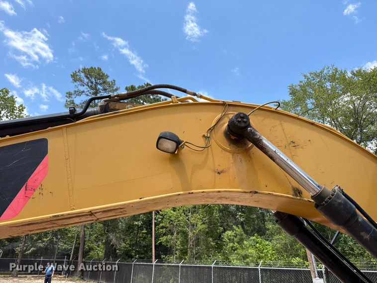 image for item ED5329 2016 Caterpillar 323FL excavator