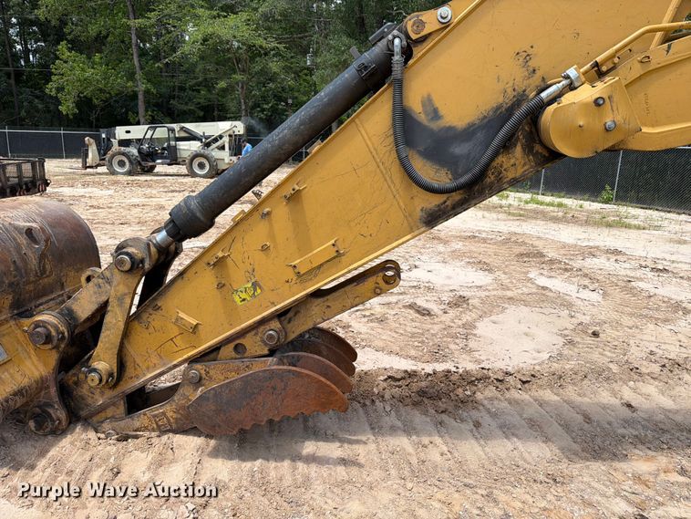 image for item ED5329 2016 Caterpillar 323FL excavator