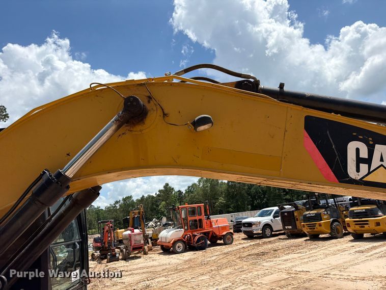 image for item ED5329 2016 Caterpillar 323FL excavator
