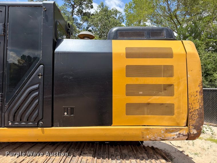 image for item ED5329 2016 Caterpillar 323FL excavator