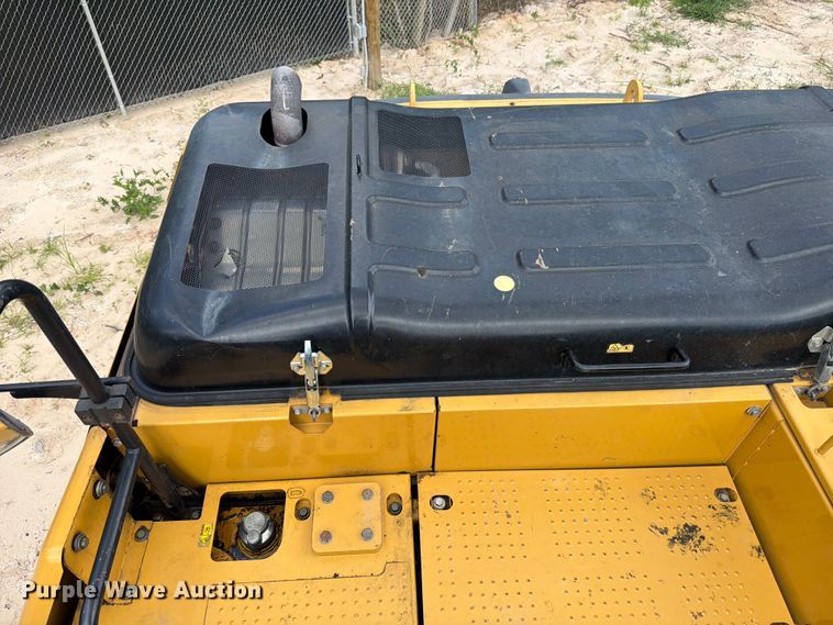image for item ED5329 2016 Caterpillar 323FL excavator