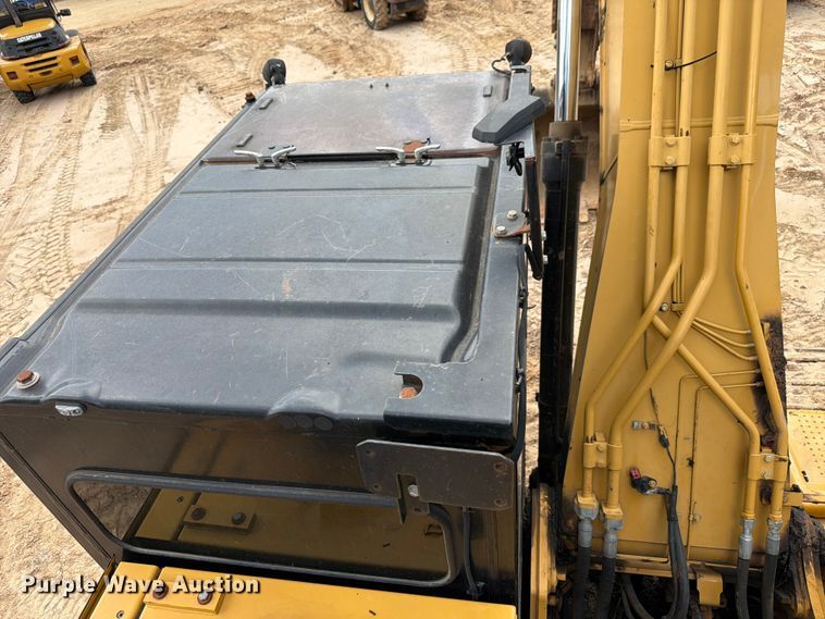image for item ED5329 2016 Caterpillar 323FL excavator