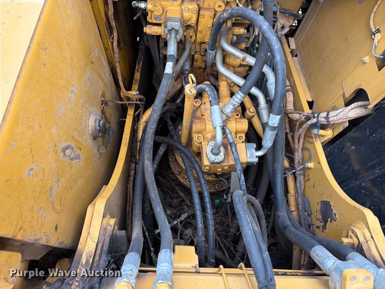 image for item ED5329 2016 Caterpillar 323FL excavator