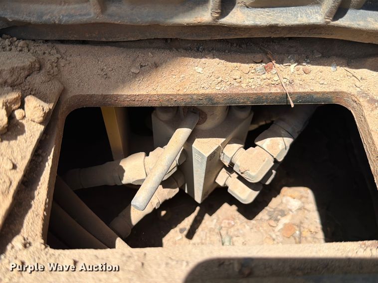 image for item ED5329 2016 Caterpillar 323FL excavator