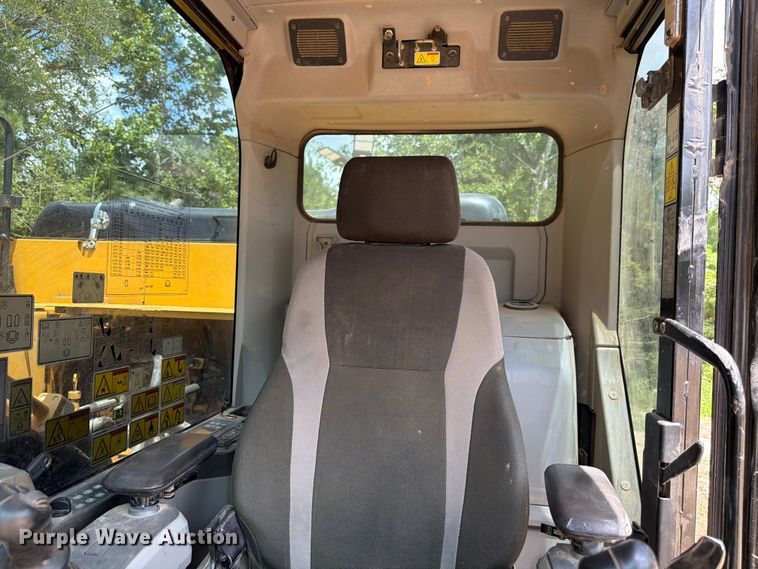 image for item ED5329 2016 Caterpillar 323FL excavator