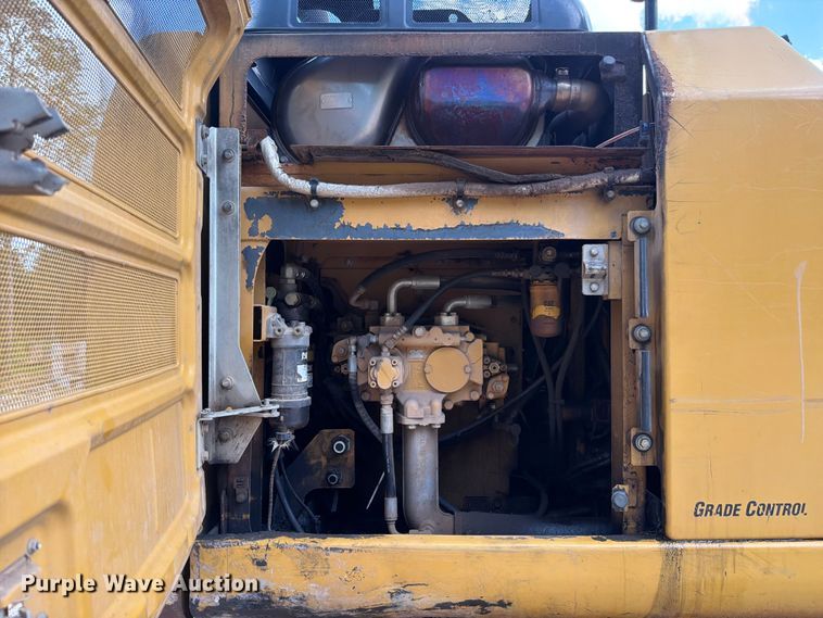 image for item ED5329 2016 Caterpillar 323FL excavator