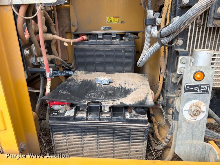 image for item ED5329 2016 Caterpillar 323FL excavator