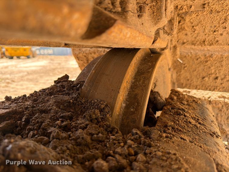 image for item ED5329 2016 Caterpillar 323FL excavator