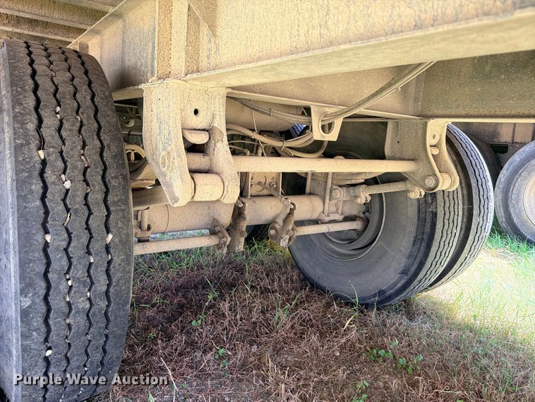 image for item ED5393 2011 Warren WHDT3996-2-SS-P ejector trailer
