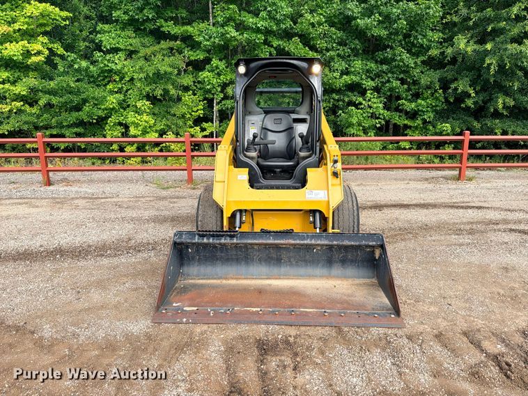 image for item ED5403 2019 Caterpillar 242D skid steer loader