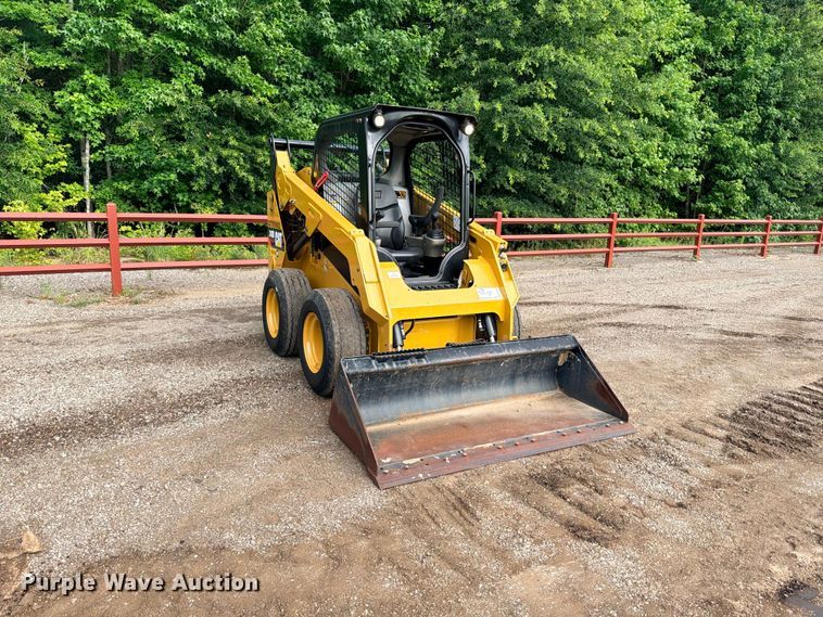image for item ED5403 2019 Caterpillar 242D skid steer loader