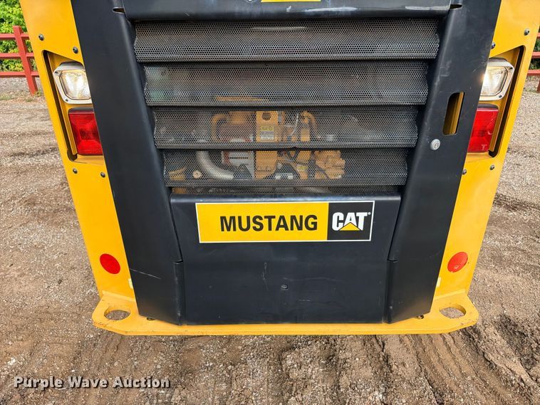 image for item ED5403 2019 Caterpillar 242D skid steer loader