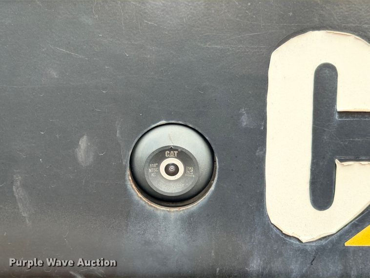 image for item ED5403 2019 Caterpillar 242D skid steer loader