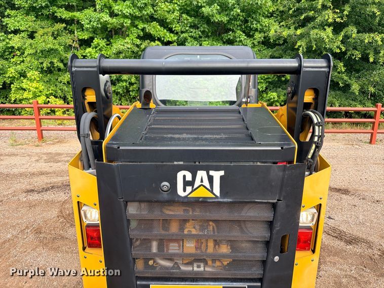 image for item ED5403 2019 Caterpillar 242D skid steer loader
