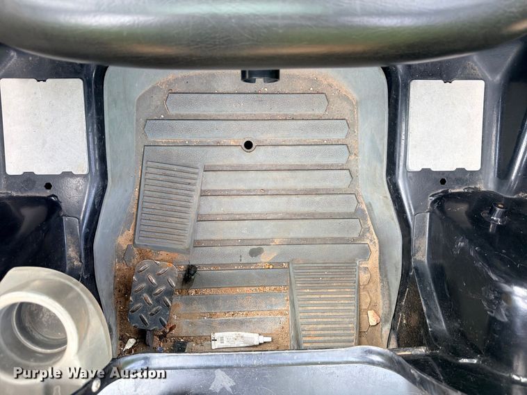 image for item ED5403 2019 Caterpillar 242D skid steer loader