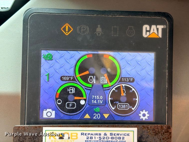 image for item ED5403 2019 Caterpillar 242D skid steer loader