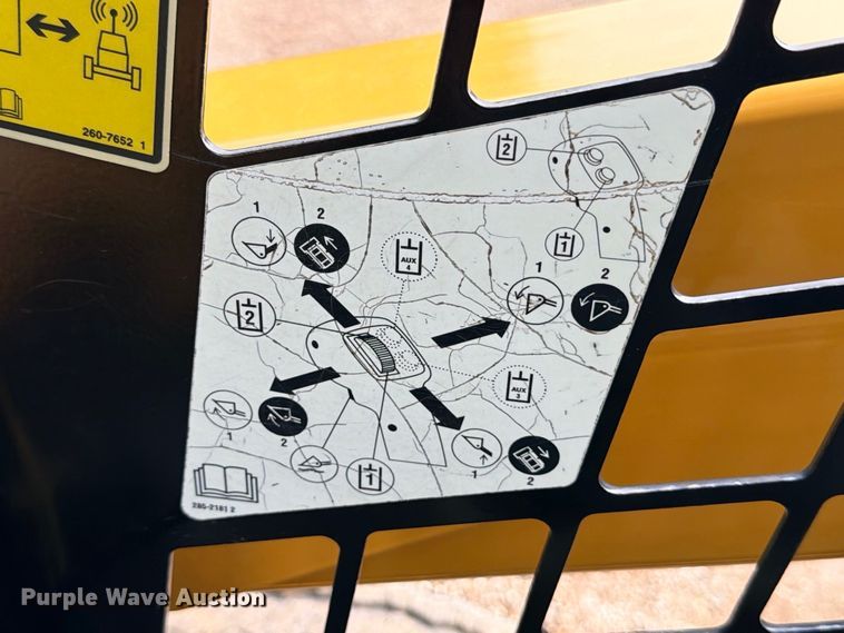 image for item ED5403 2019 Caterpillar 242D skid steer loader