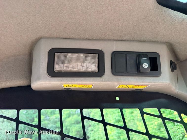 image for item ED5403 2019 Caterpillar 242D skid steer loader