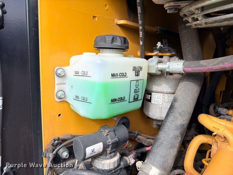 image for item ED5403 2019 Caterpillar 242D skid steer loader