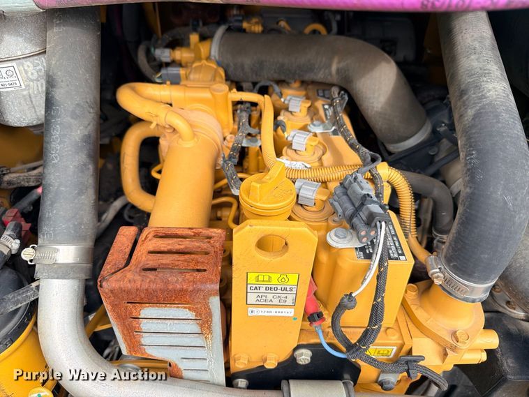image for item ED5403 2019 Caterpillar 242D skid steer loader