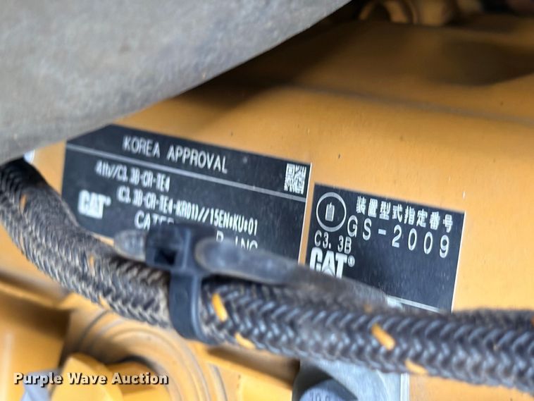 image for item ED5403 2019 Caterpillar 242D skid steer loader