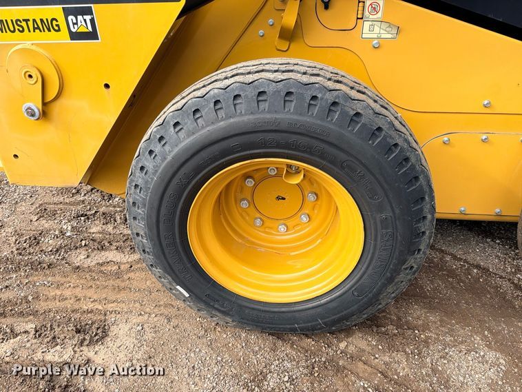 image for item ED5403 2019 Caterpillar 242D skid steer loader