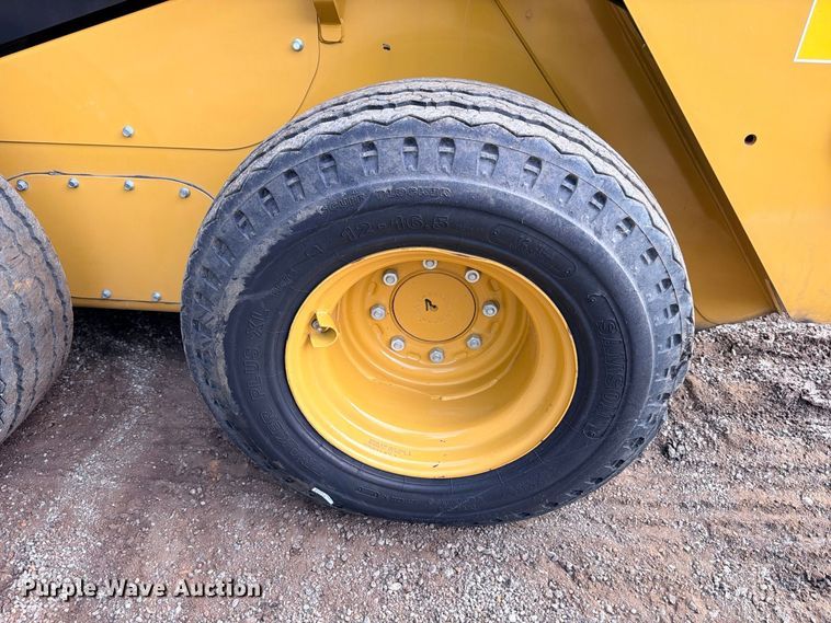 image for item ED5403 2019 Caterpillar 242D skid steer loader
