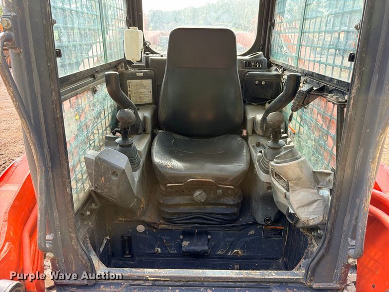 image for item ED5404 2020 Kubota SVL97-2 tracked skid steer loader