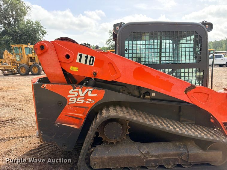 image for item ED5405 2020 Kubota SVL95-2S tracked skid steer loader