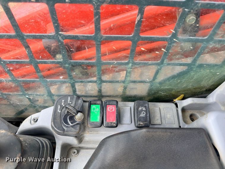 image for item ED5405 2020 Kubota SVL95-2S tracked skid steer loader