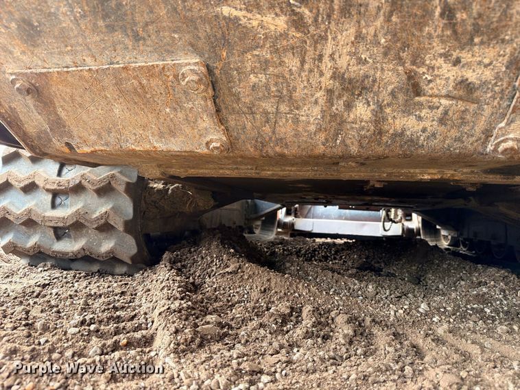 image for item ED5405 2020 Kubota SVL95-2S tracked skid steer loader