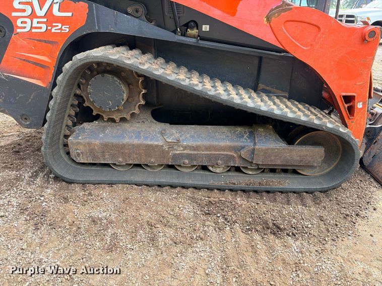 image for item ED5405 2020 Kubota SVL95-2S tracked skid steer loader