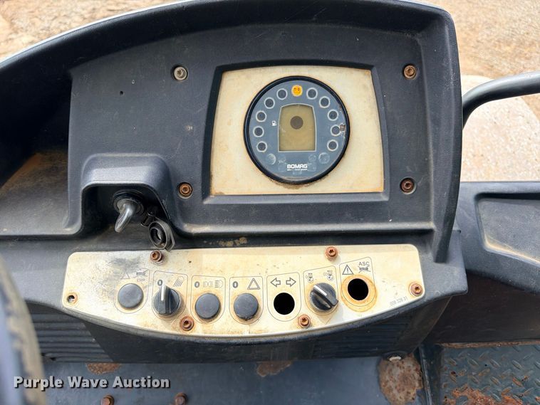 image for item ED5407 2012 Bomag BW211D-40 single drum vibratory roller