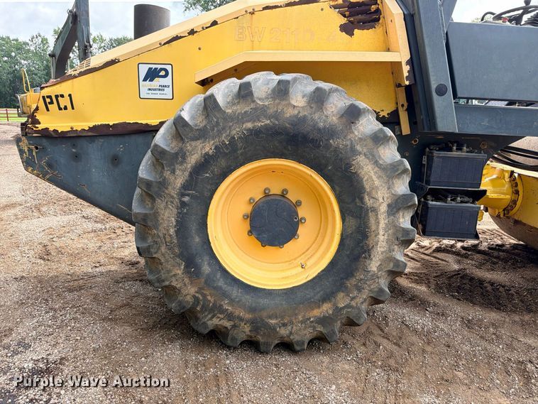 image for item ED5407 2012 Bomag BW211D-40 single drum vibratory roller