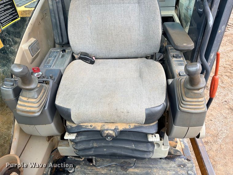 image for item ED5409 2008 John Deere 120D excavator