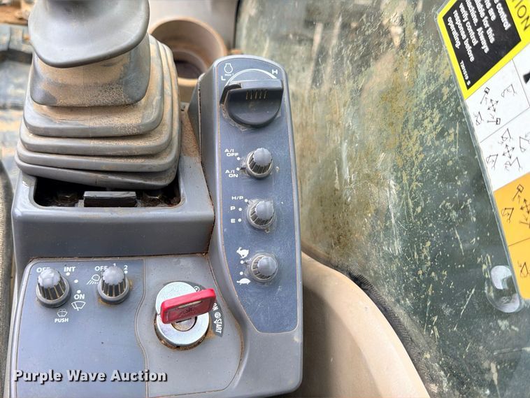 image for item ED5409 2008 John Deere 120D excavator