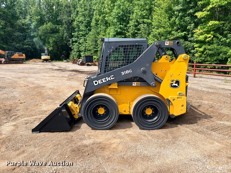 image for item ED5410 2018 John Deere 318G skid steer loader