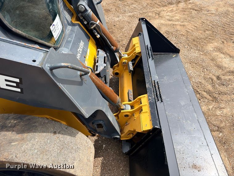 image for item ED5410 2018 John Deere 318G skid steer loader